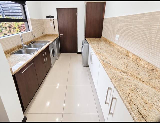 3 BEDROOM TOWNHOUSE FOR SALE IN IZINGA